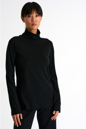 Haut classique à col roulé 