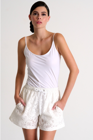 Élégant short en dentelle 