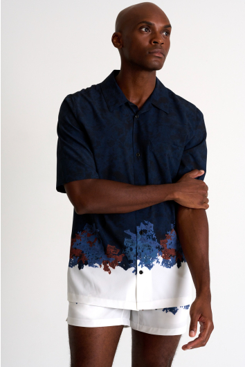 Short-sleeve casual shirt