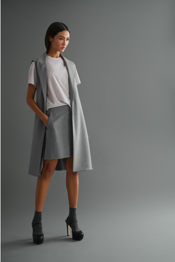 Contemporary long sleeveless jacket 