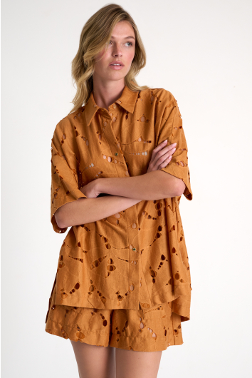 Chemise en dentelle raffinée