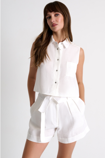 Linen shorts with belt