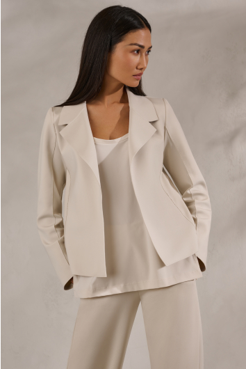Classic fitted blazer