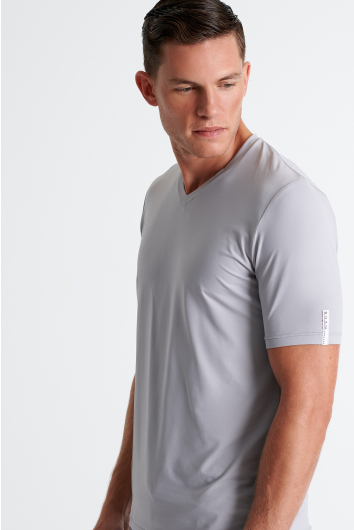 T-shirt à col V en microfibre